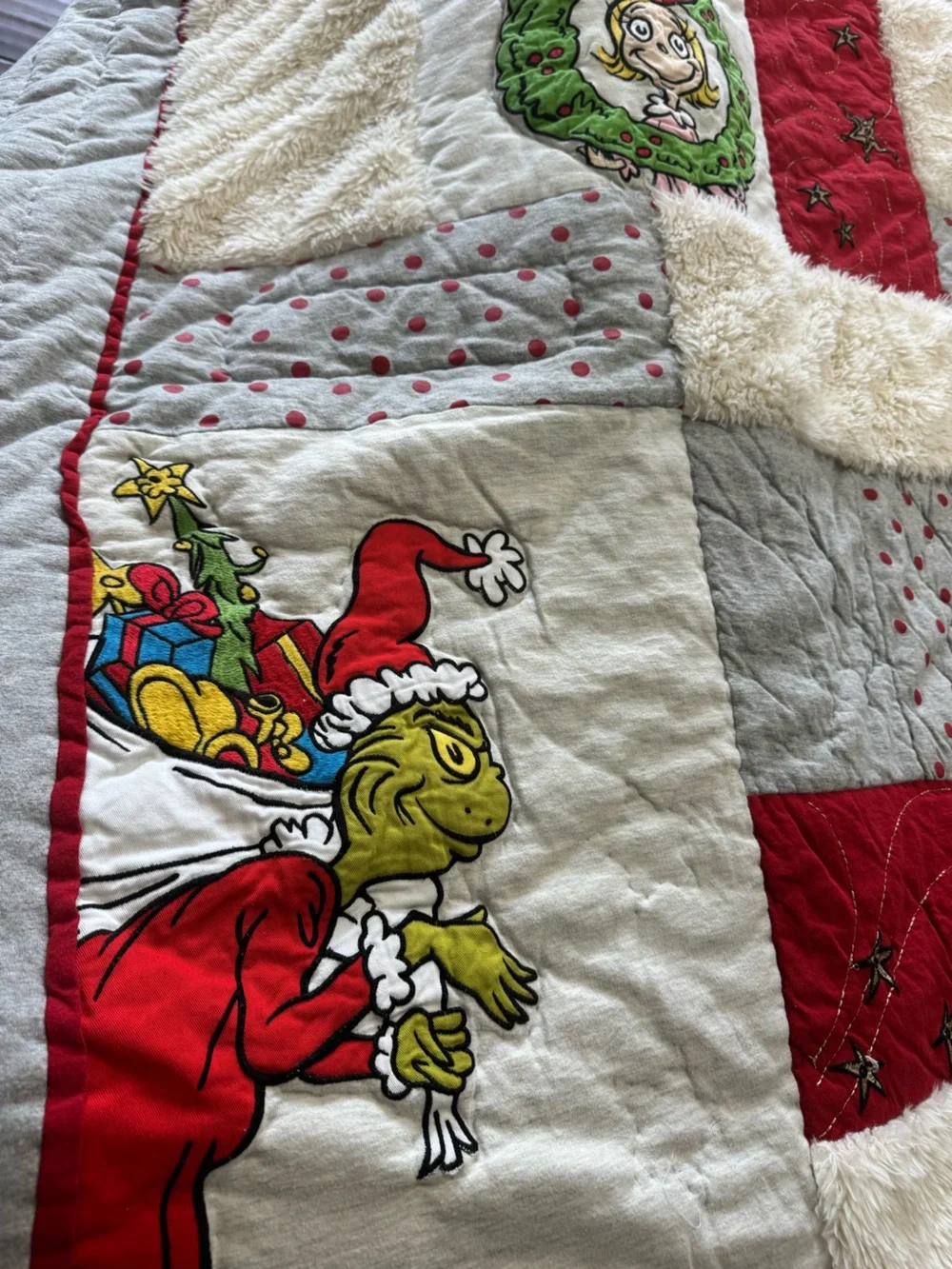 PB TEEN Dr. Seuss Christmas Grinch Patchwork Quilt and Sham Full/Queen
